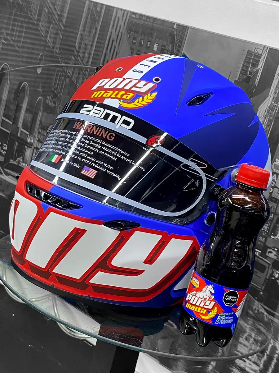 Casco personalizado en Bogotá con pintura premium por 89 Estudio